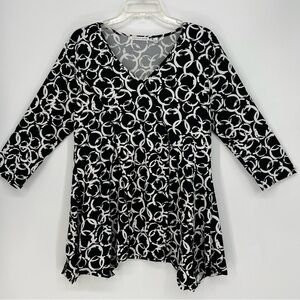Notations Womens Top 3/4 Sleeve Black/White Print Exposed Seams Handkerchief Hem